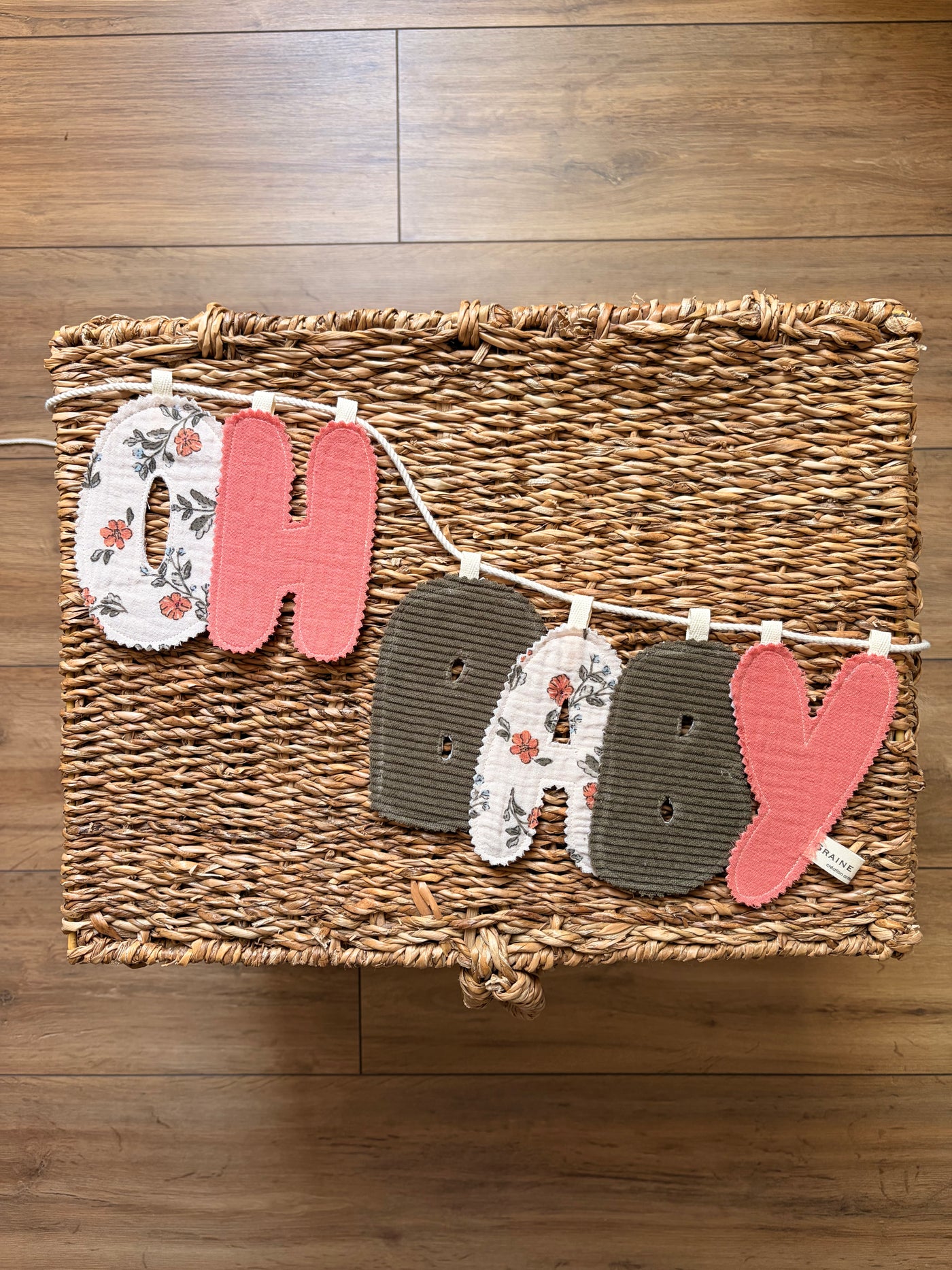 Guirlande prénom personnalisée en tissu – Décoration chambre bébé & enfant