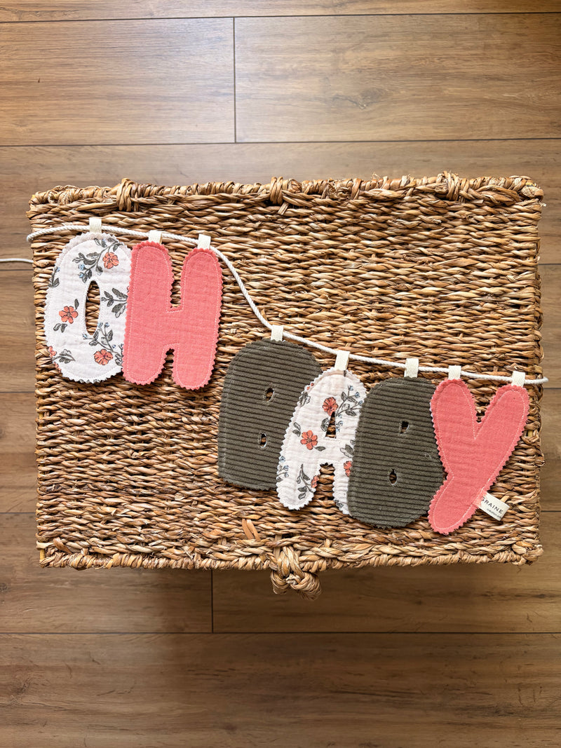 Guirlande prénom personnalisée en tissu – Décoration chambre bébé & enfant